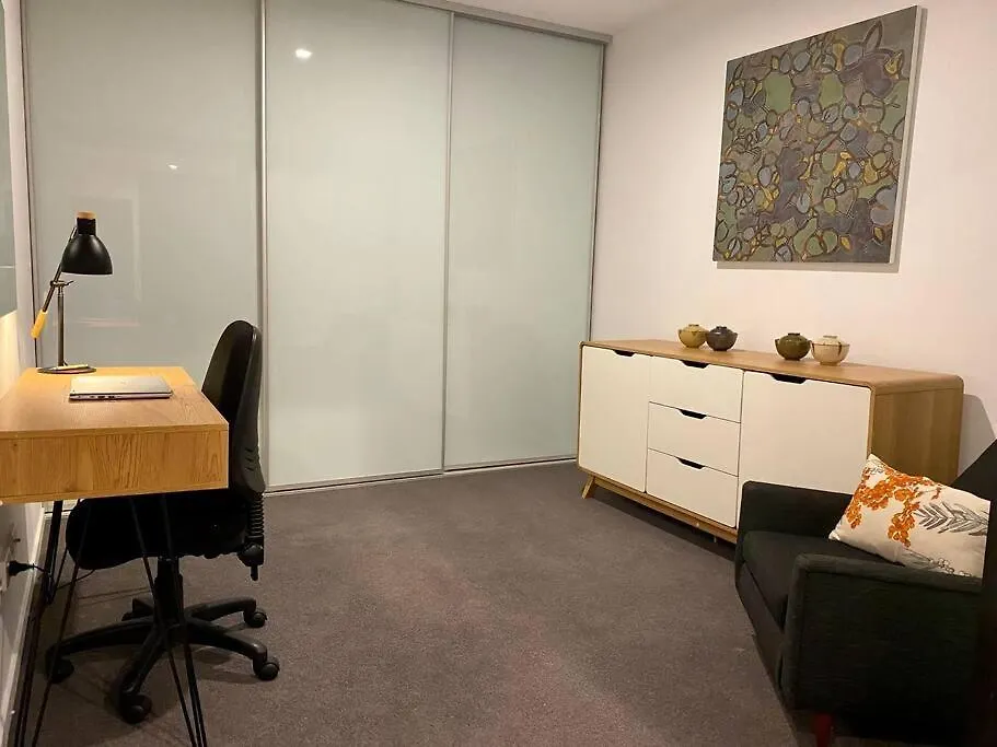 Central Canberra City Apartment With Study And Full Amenities Including Parking אוסטרליה